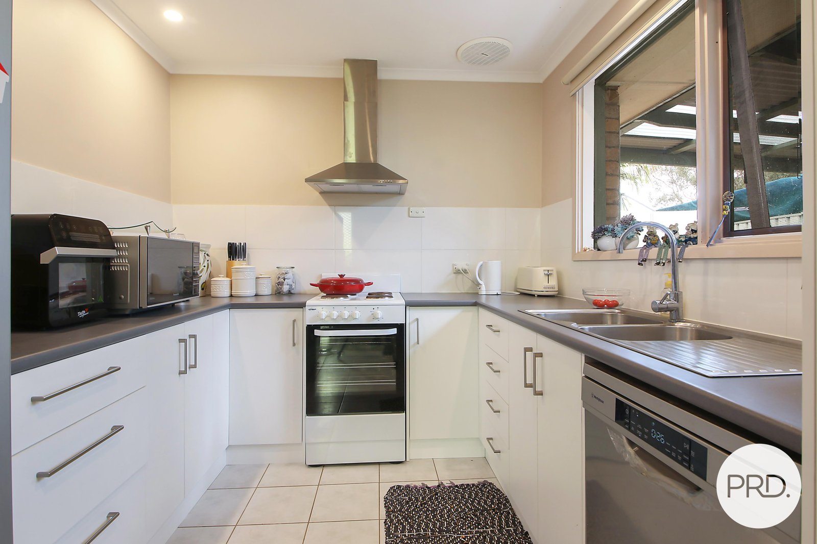 407 Dale Crescent LAVINGTON 3