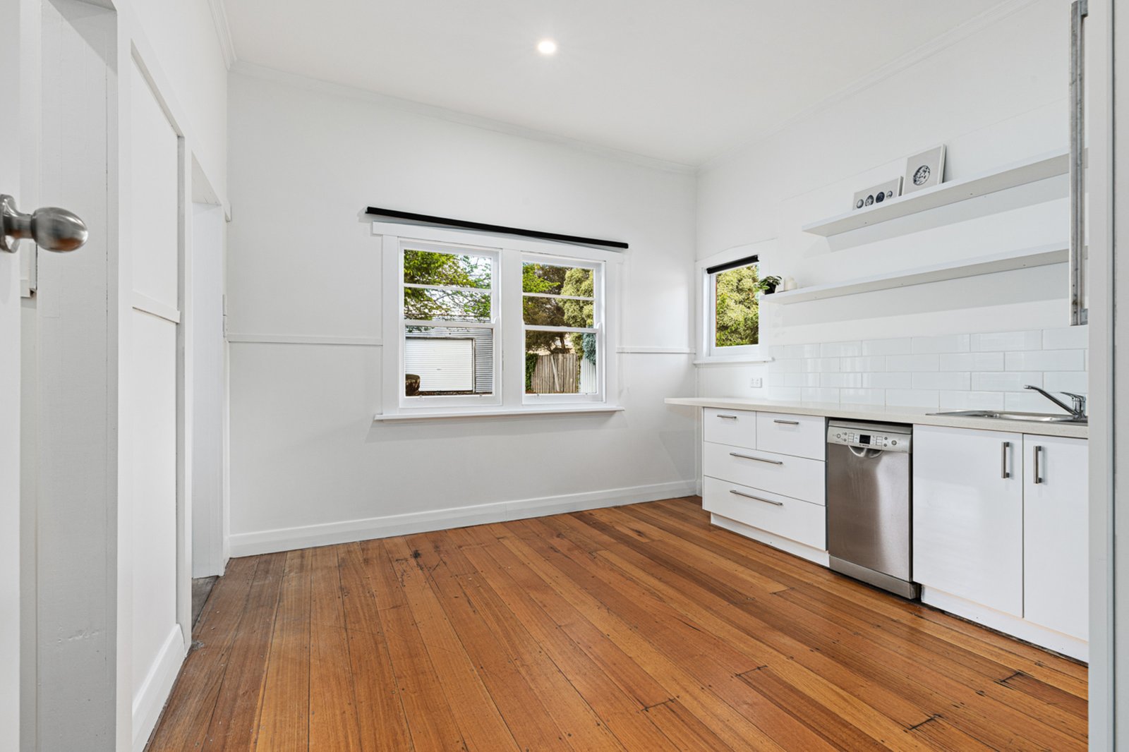 Gallery: 407 Humffray Street South