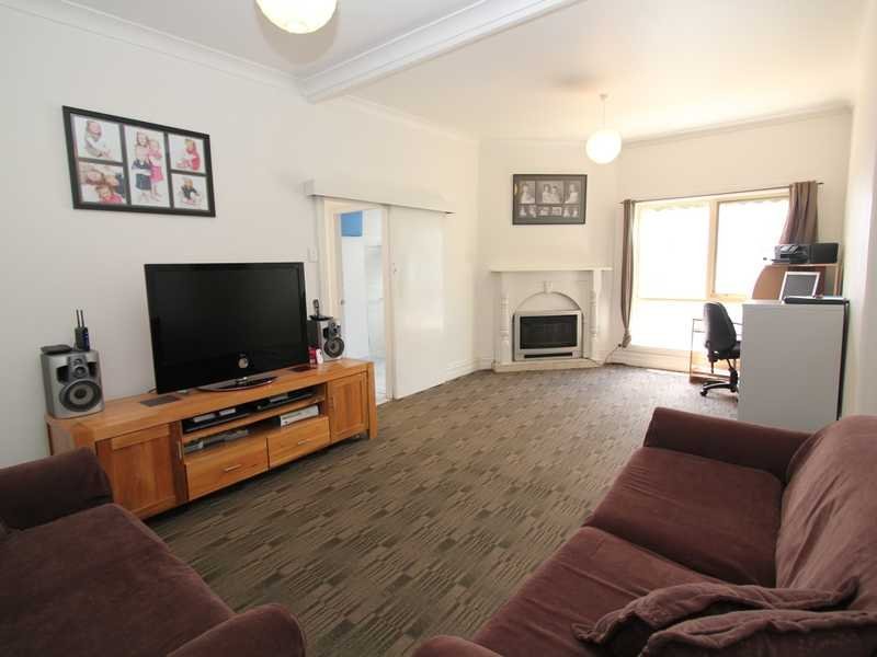 407 Ligar Street SOLDIERS HILL 2