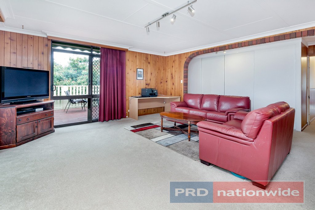 407 Richards Street CANADIAN 2