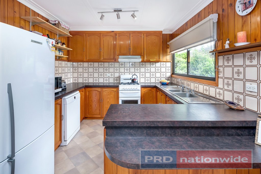 407 Richards Street CANADIAN 4