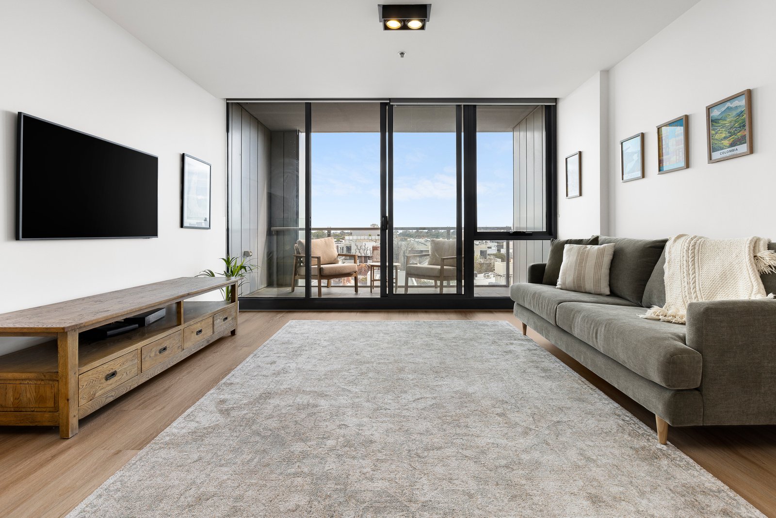 Gallery: 407/115 Nott Street