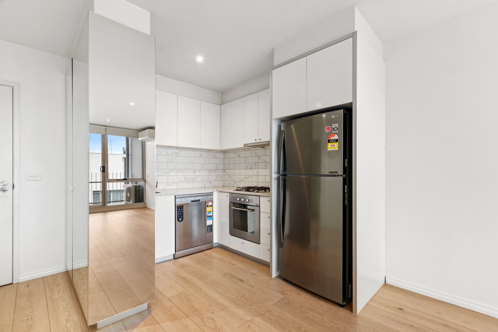 Gallery: 407/163 Inkerman Street