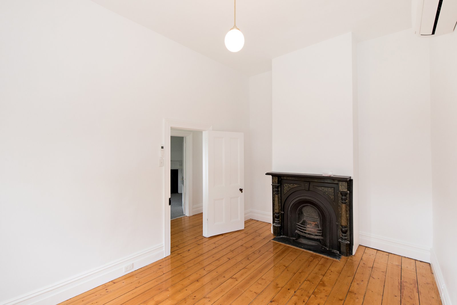 Gallery: 408 Doveton Street North
