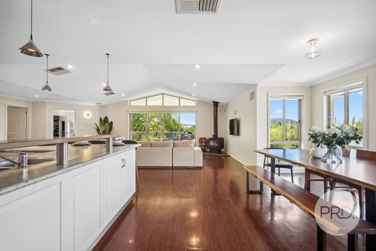 408 Halehaven Crescent LAVINGTON 5