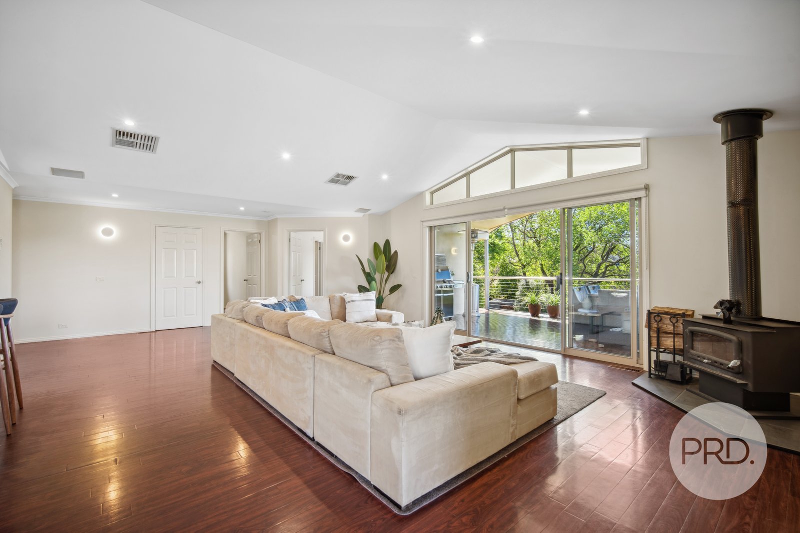 408 Halehaven Crescent LAVINGTON 12