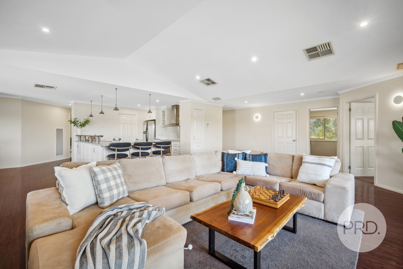 408 Halehaven Crescent LAVINGTON 16