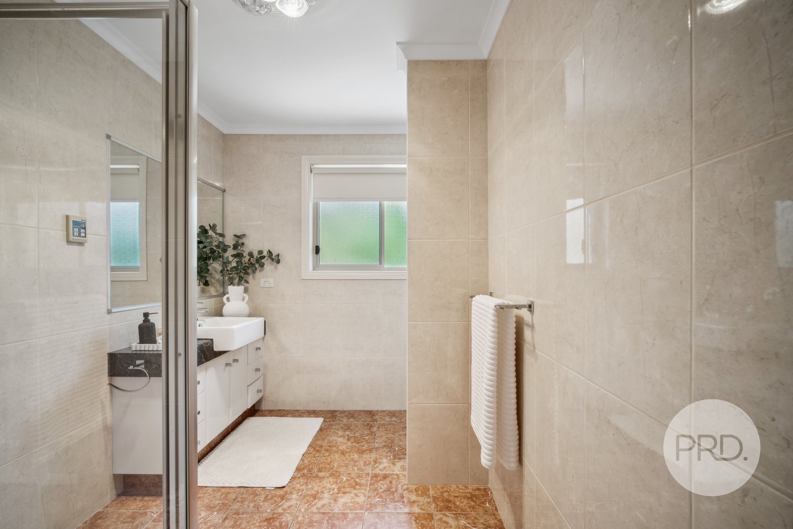 408 Halehaven Crescent LAVINGTON 25