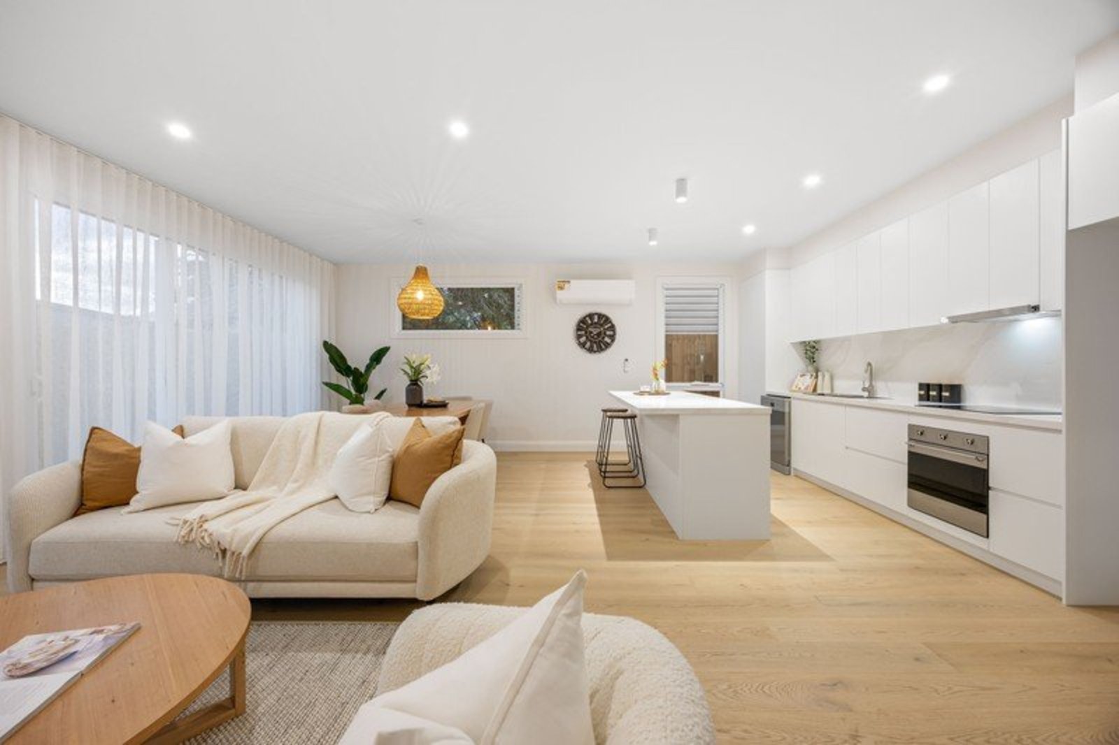 Gallery: 408 Lyons Street South