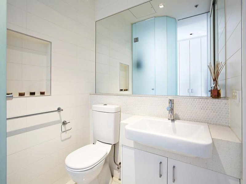 Gallery: 408/153B High Street