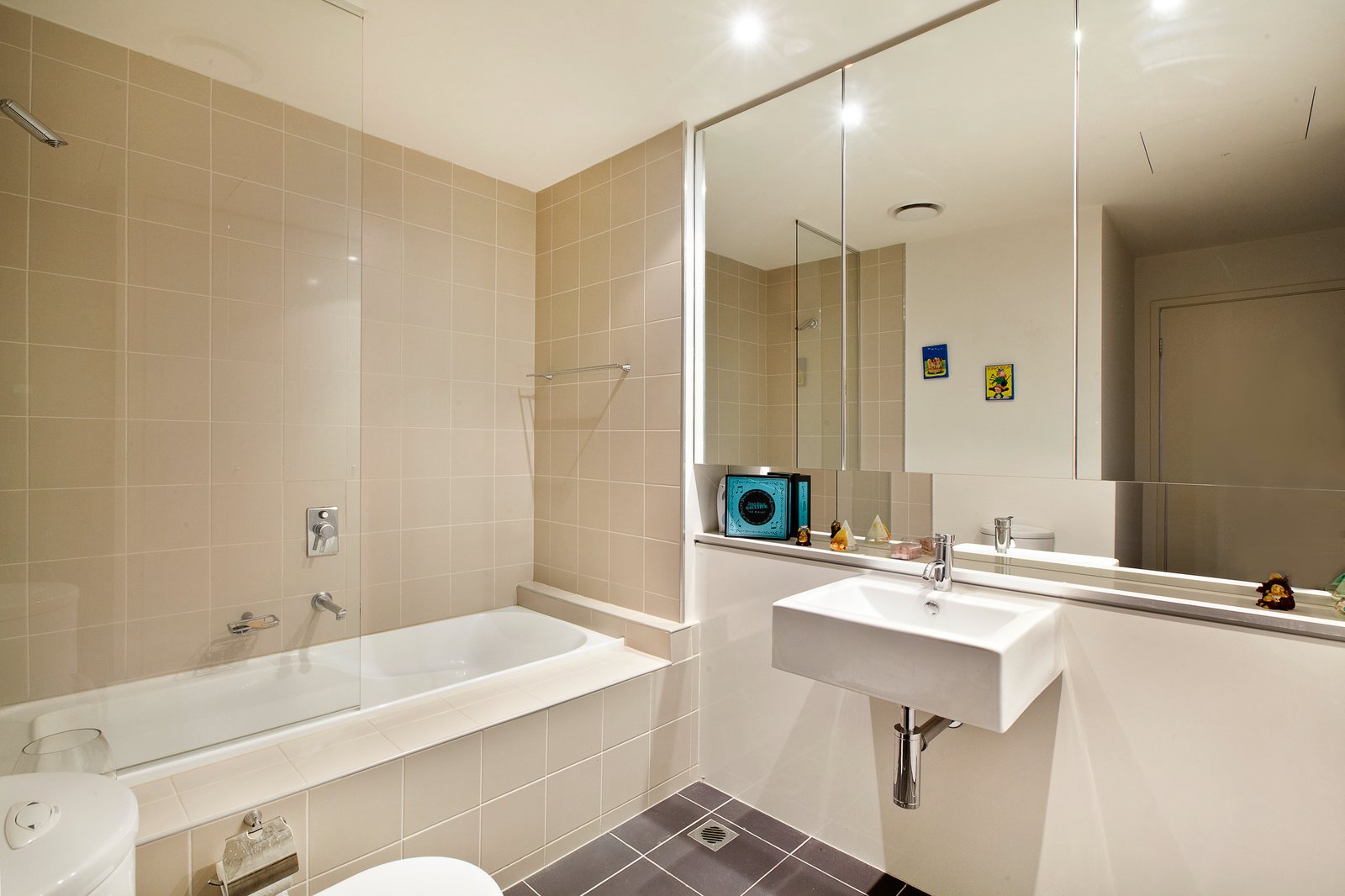 Gallery: 408/163 Inkerman Street