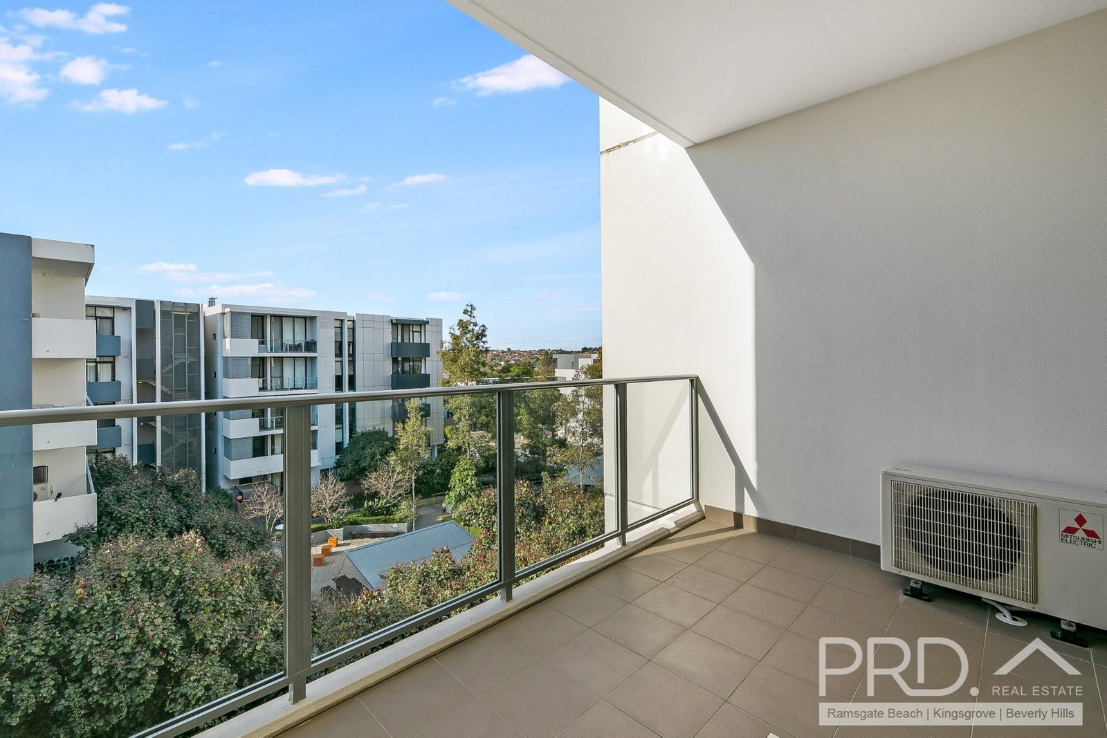 408/2 Mackinder Street CAMPSIE 1