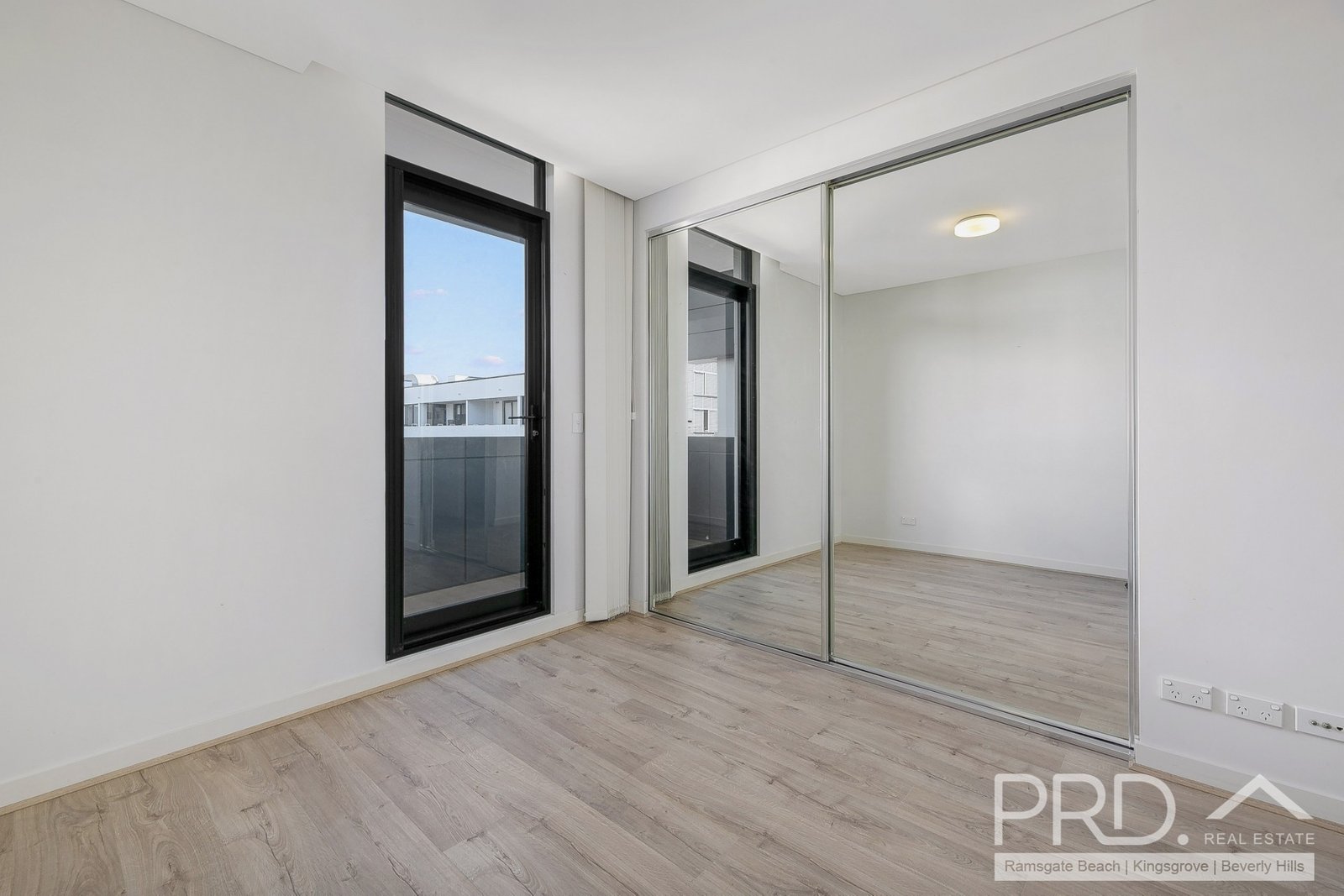 408/2 Mackinder Street CAMPSIE 5