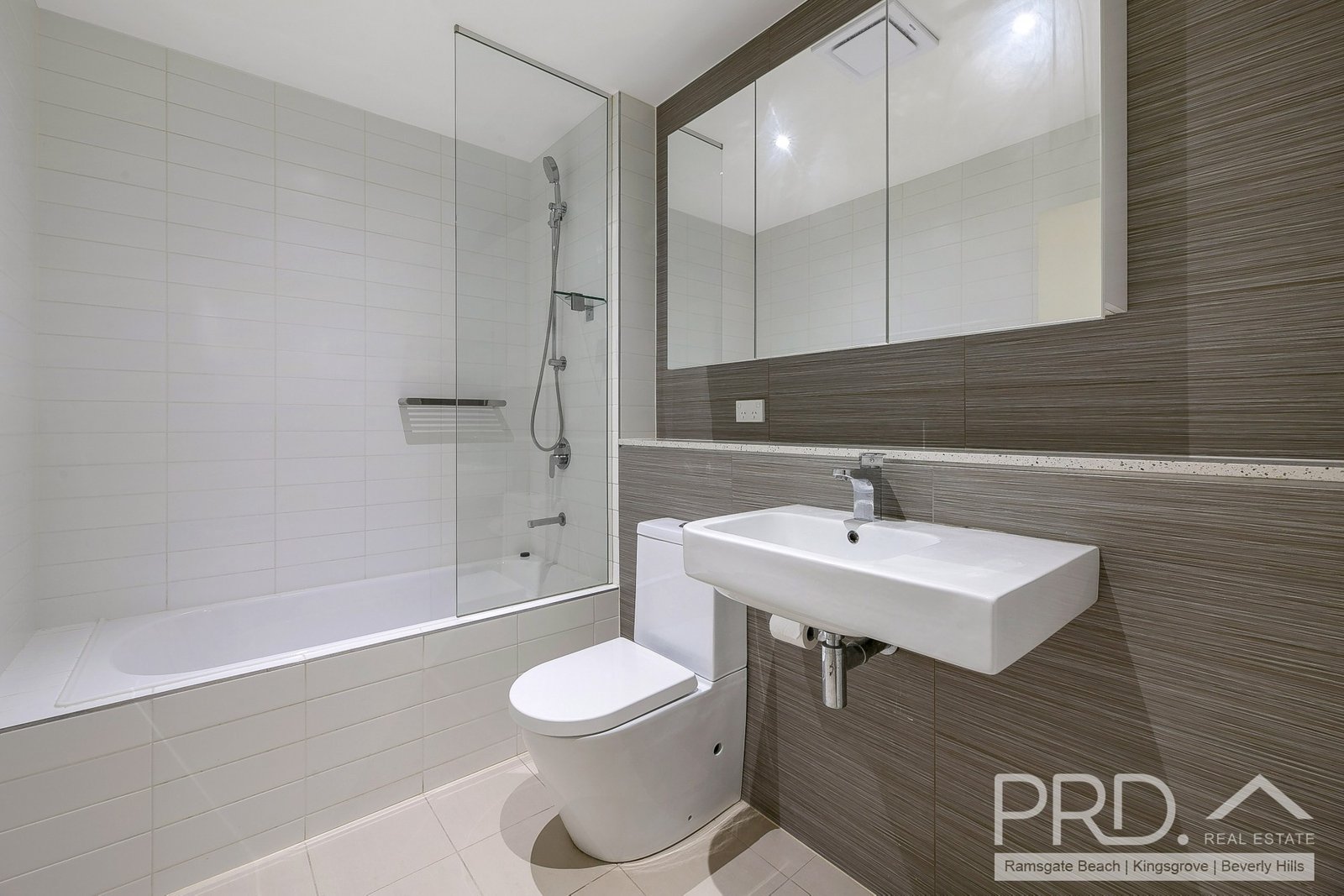 408/2 Mackinder Street CAMPSIE 6