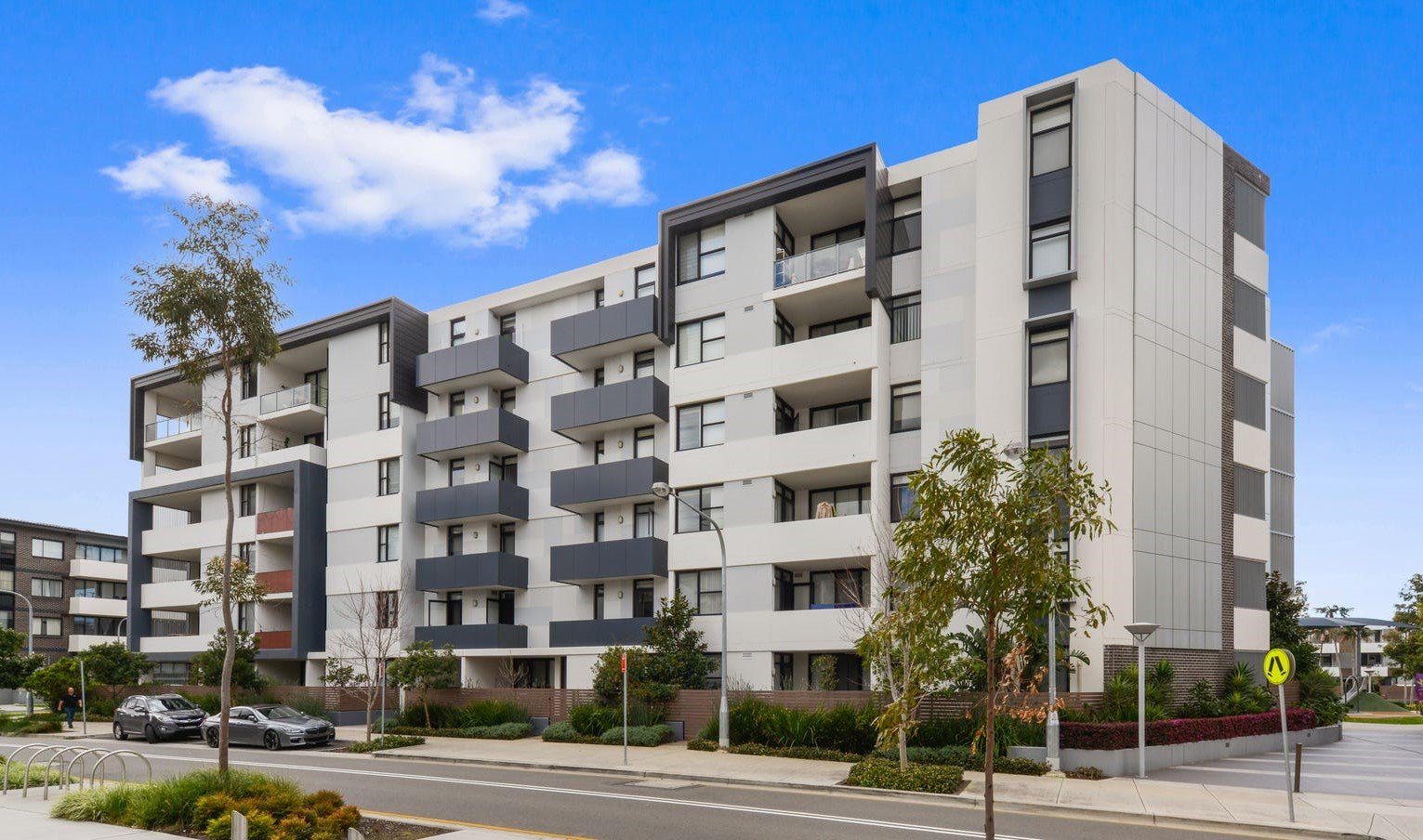 408/2 Mackinder Street CAMPSIE 8