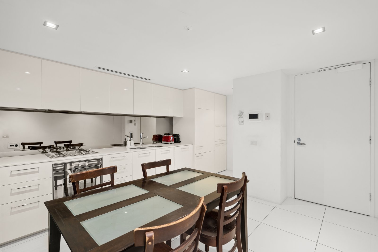 Gallery: 408/576-578 St Kilda Road
