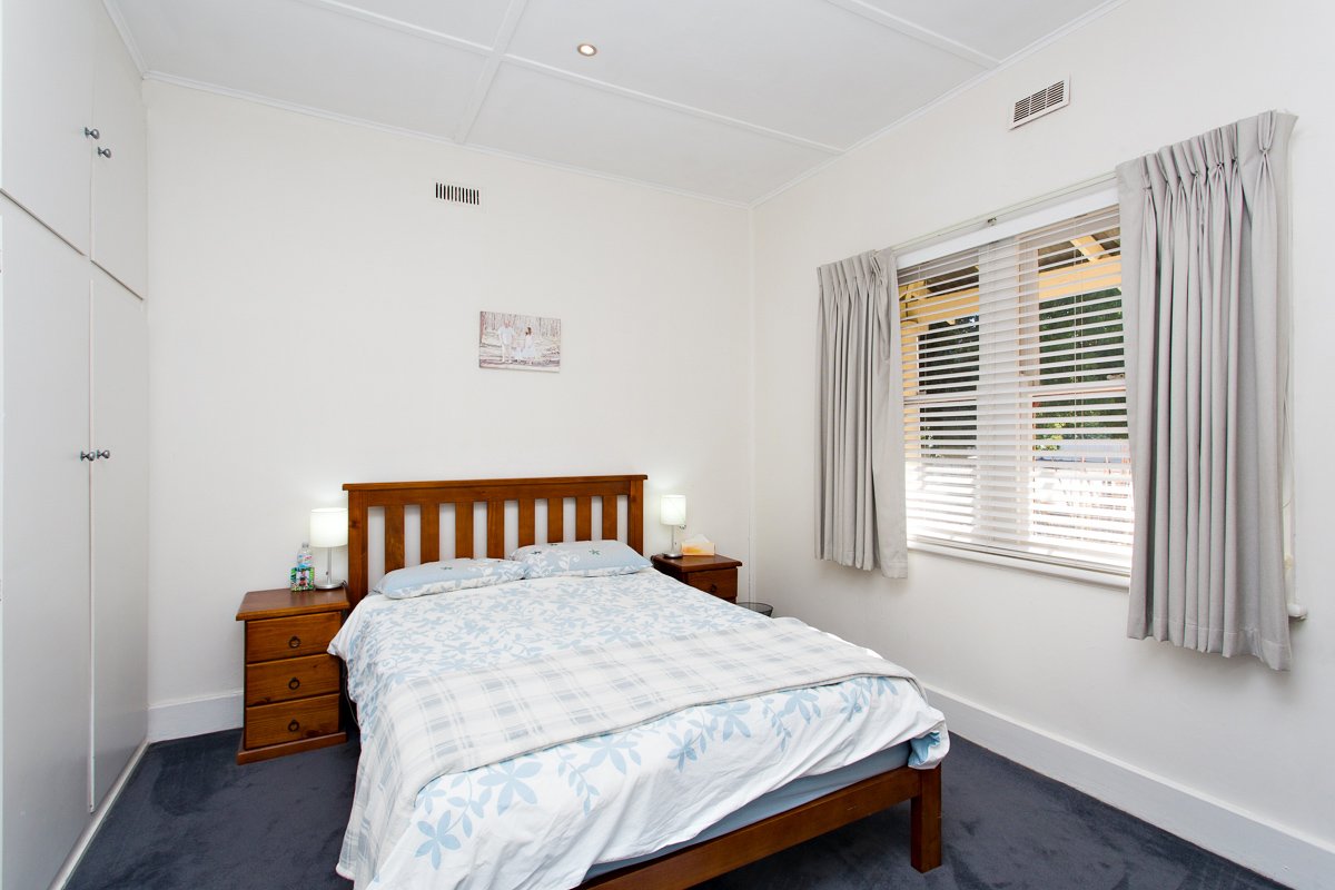 Gallery: 408a Ripon Street South