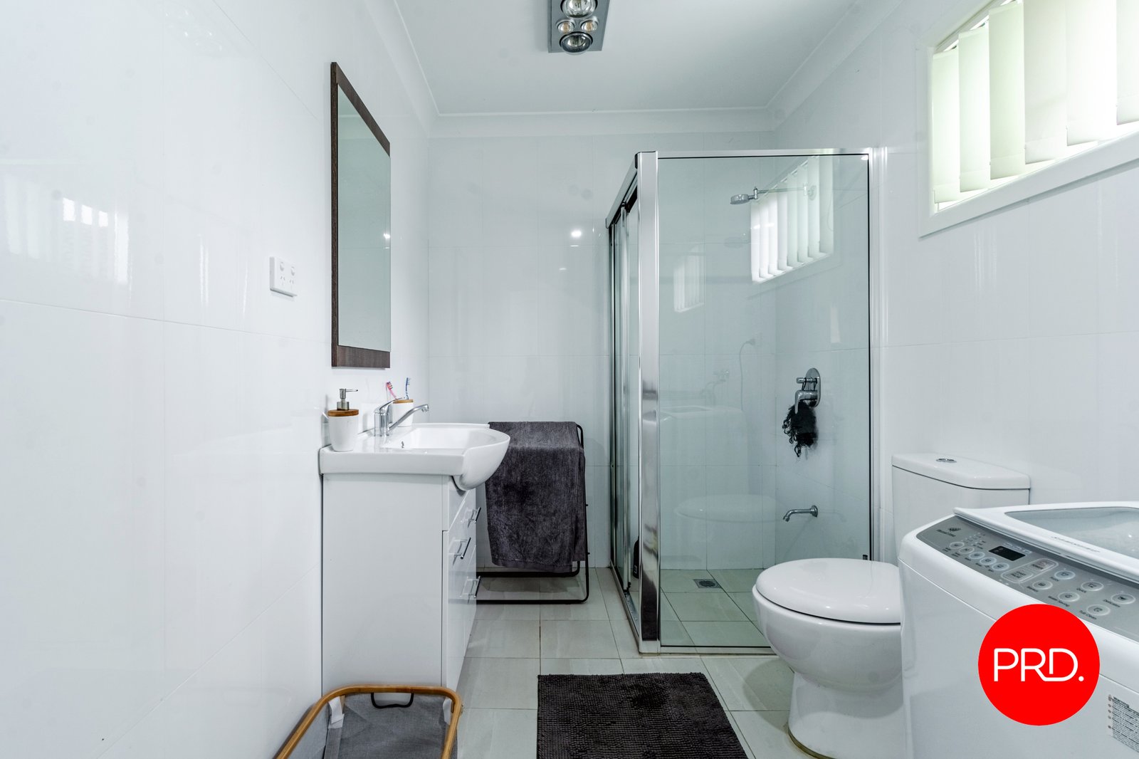 40A Currawong Street INGLEBURN 8