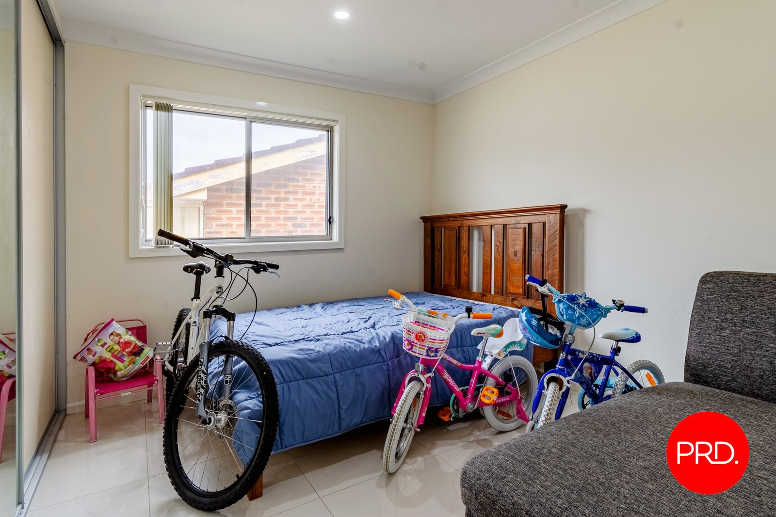 40A Currawong Street INGLEBURN 8