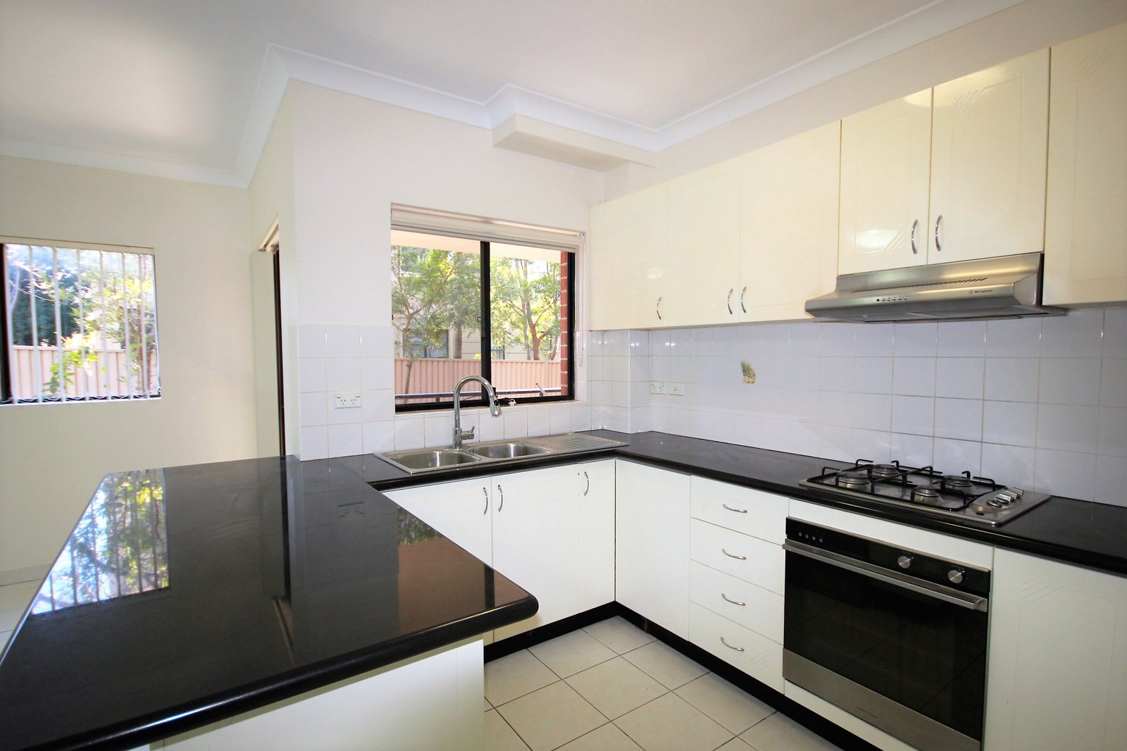 4/1-5 Ocean Street KOGARAH 4