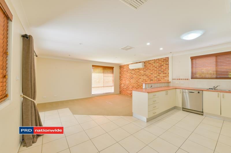41 Amaroo Road TAMWORTH 3