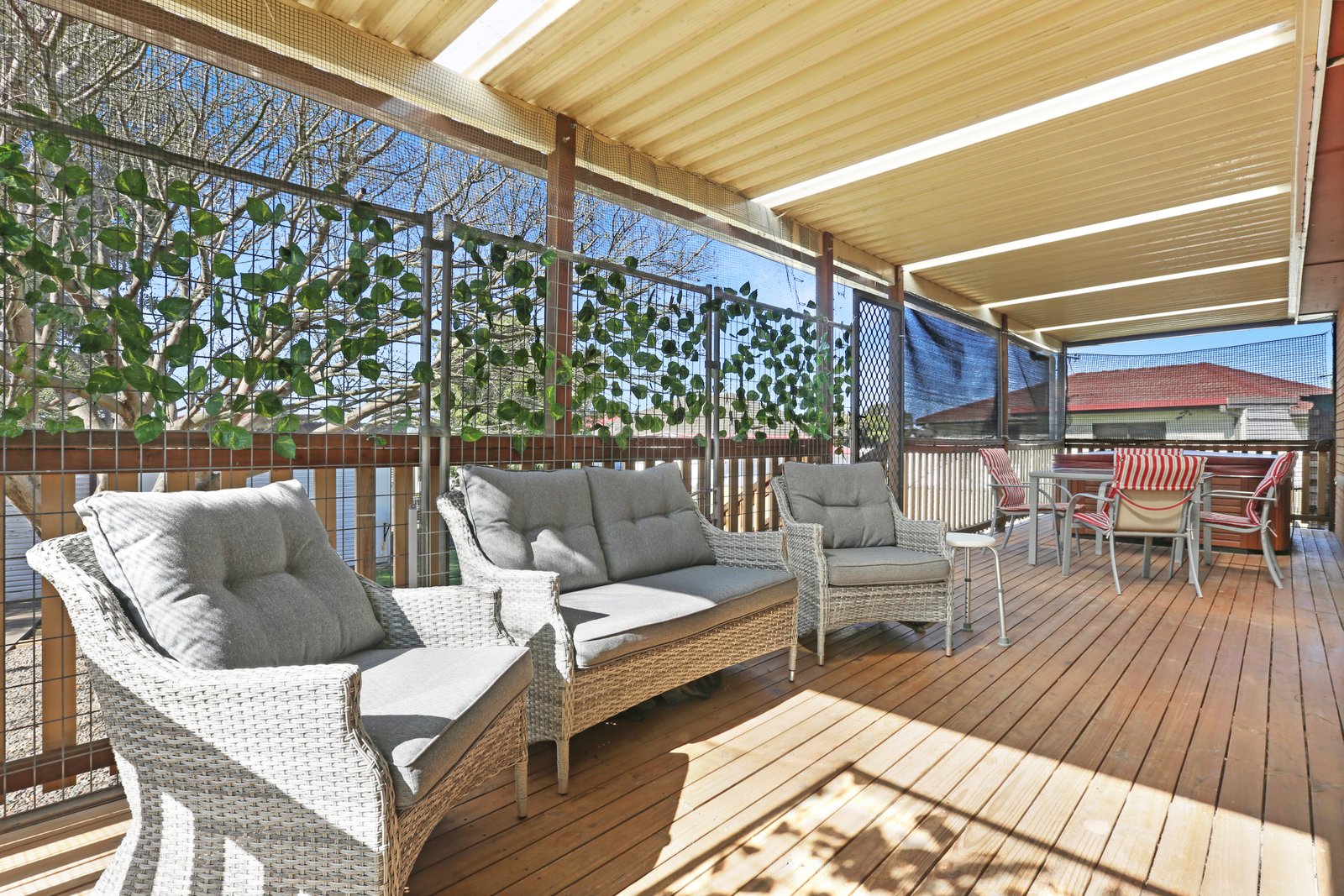 41 Beaton Street LAKE ILLAWARRA 3