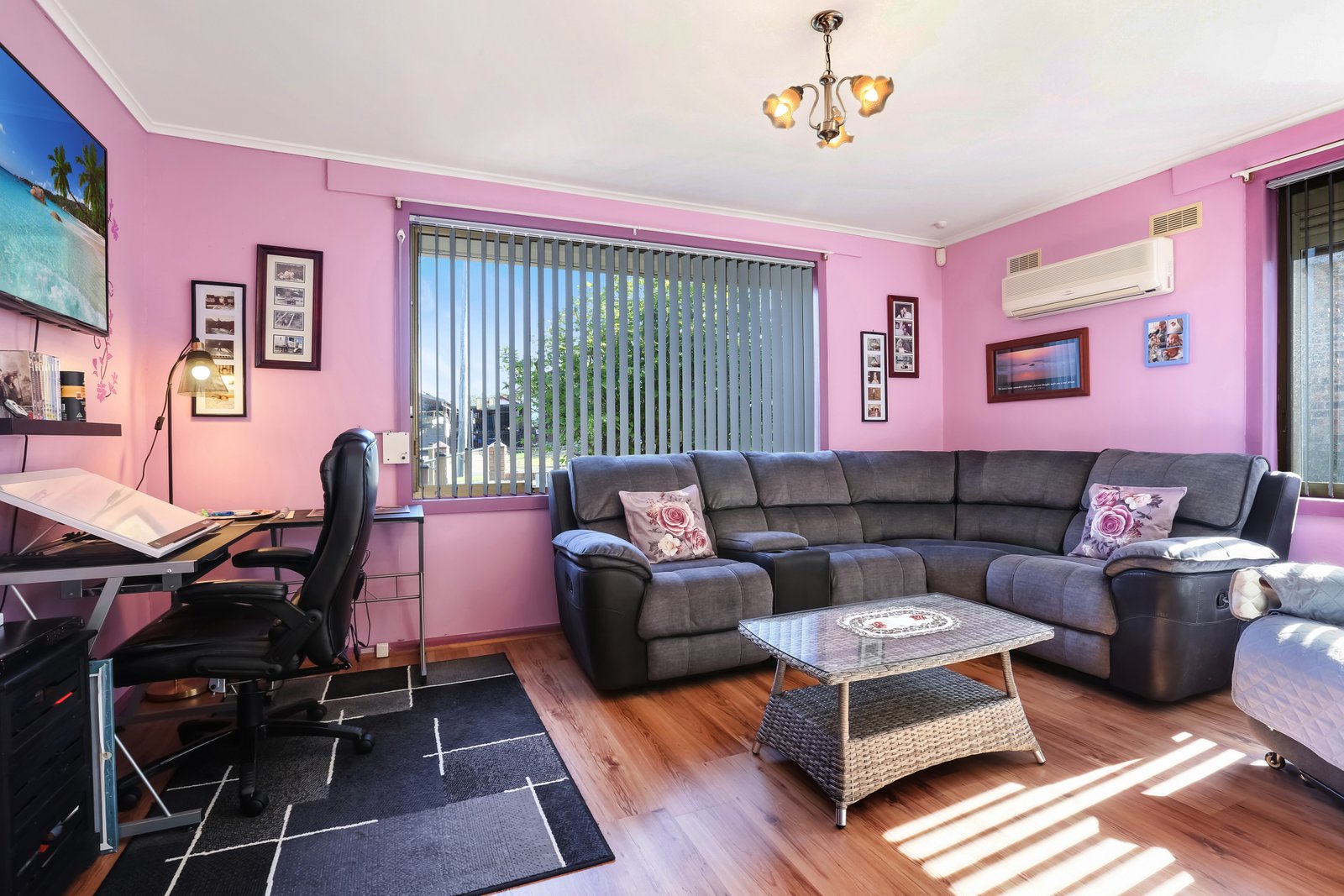 41 Beaton Street LAKE ILLAWARRA 6