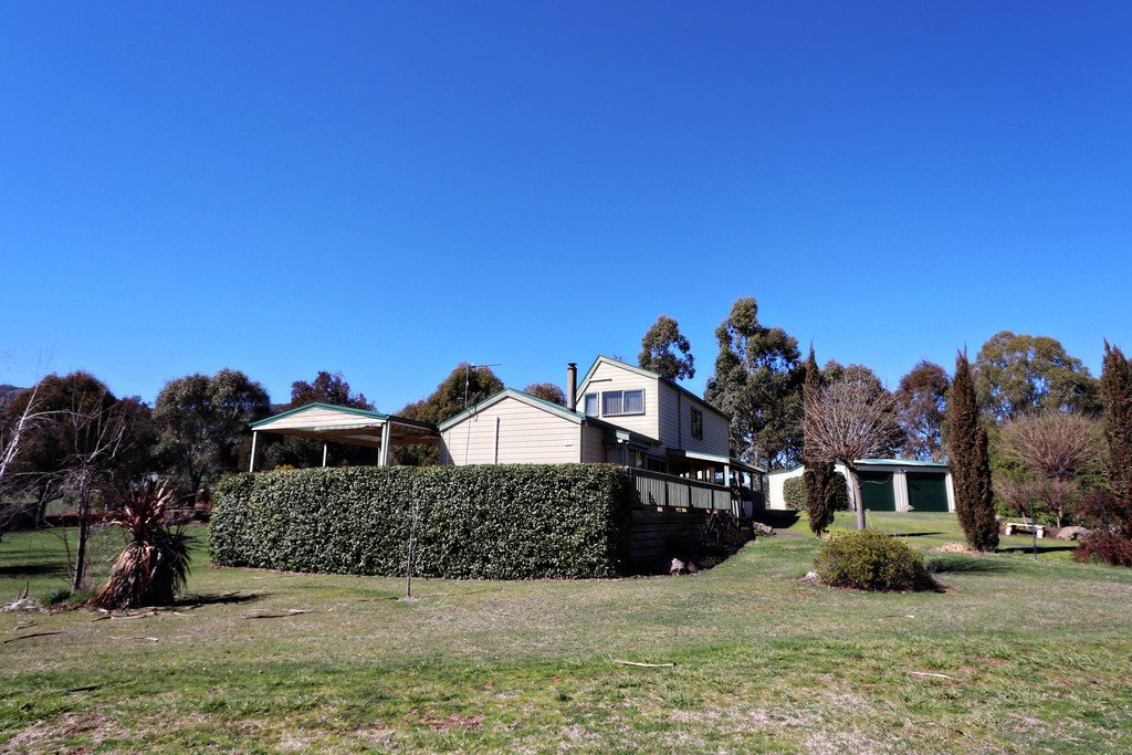 41 Booth Street TUMBARUMBA 17