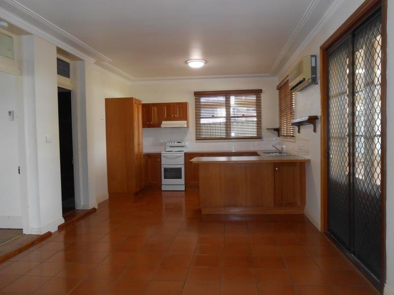 41 Bourke Street TAMWORTH 3