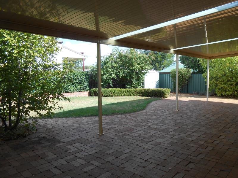 41 Bourke Street TAMWORTH 9