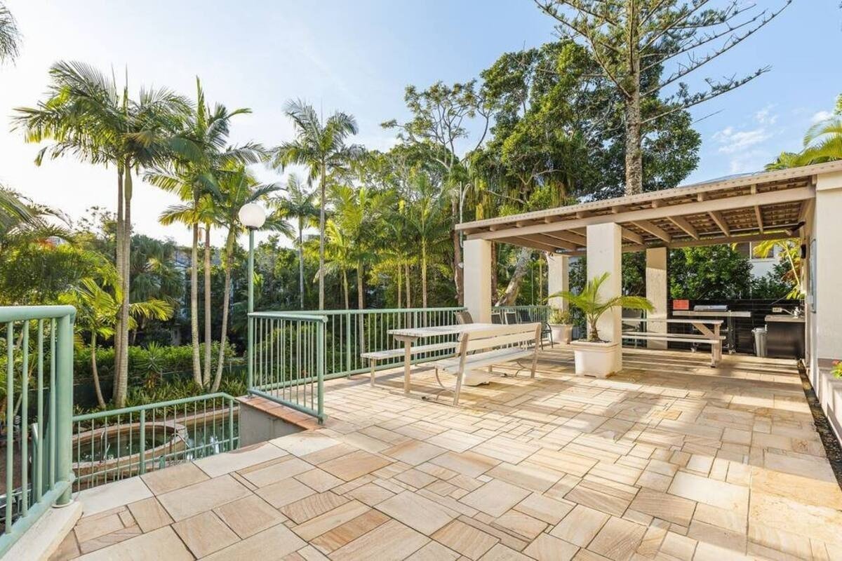 4/1 Burleigh Street BURLEIGH HEADS 13