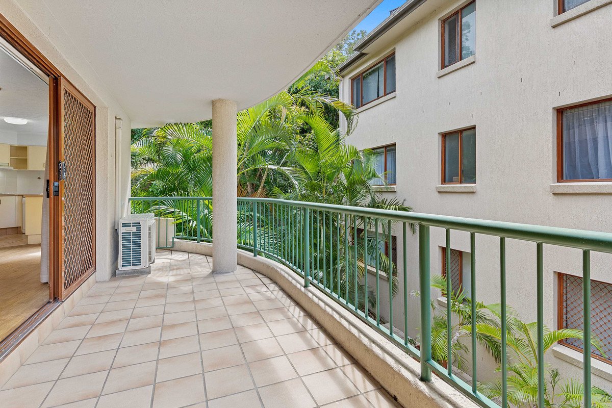 4/1 Burrabee Street BURLEIGH HEADS 1