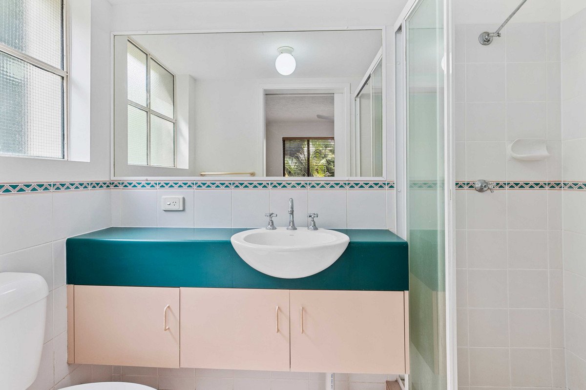 4/1 Burrabee Street BURLEIGH HEADS 9