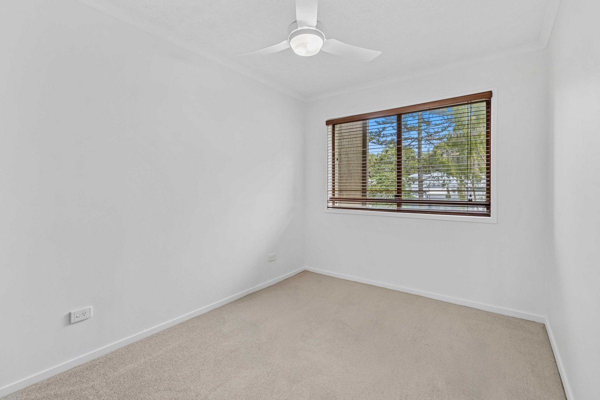 4/1 Burrabee Street BURLEIGH HEADS 10