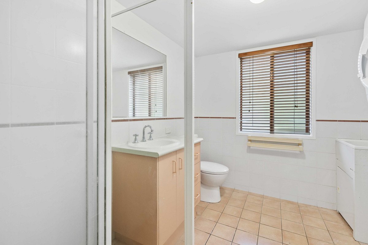 4/1 Burrabee Street BURLEIGH HEADS 11