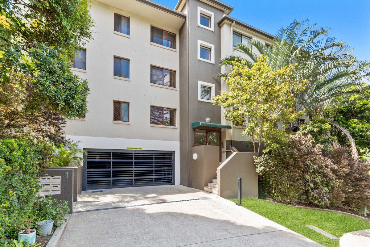 4/1 Burrabee Street BURLEIGH HEADS 13