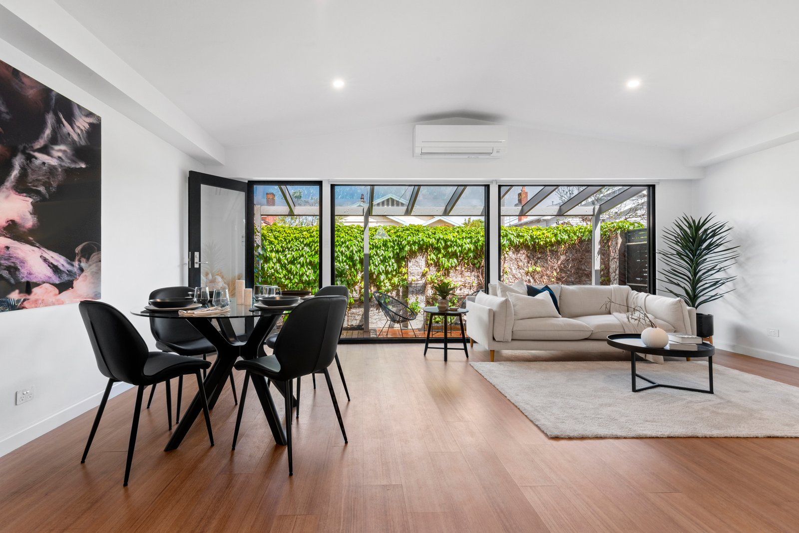 Gallery: 41 Cairns Avenue