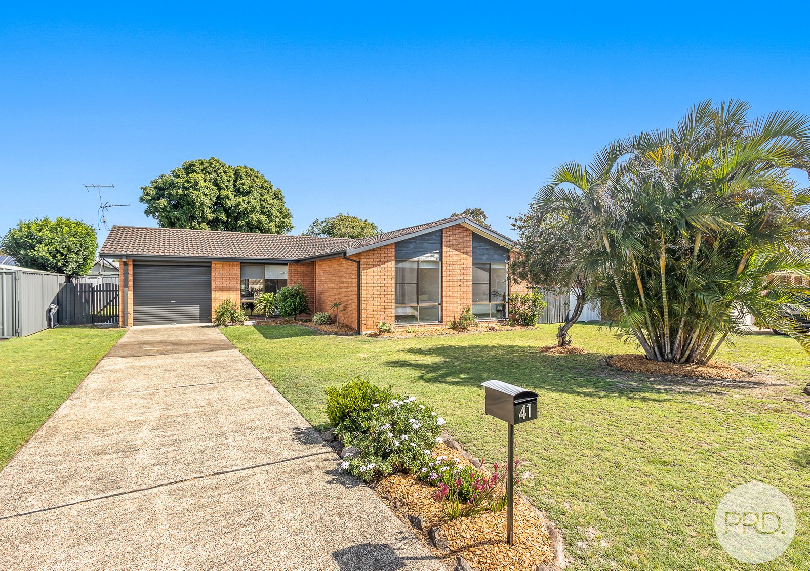 41 Caledonia Close SALAMANDER BAY 1