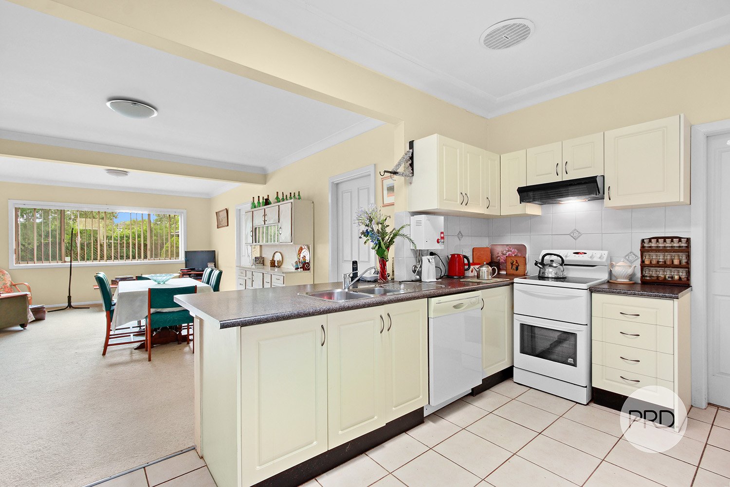 41 Caledonia Crescent PEAKHURST 8