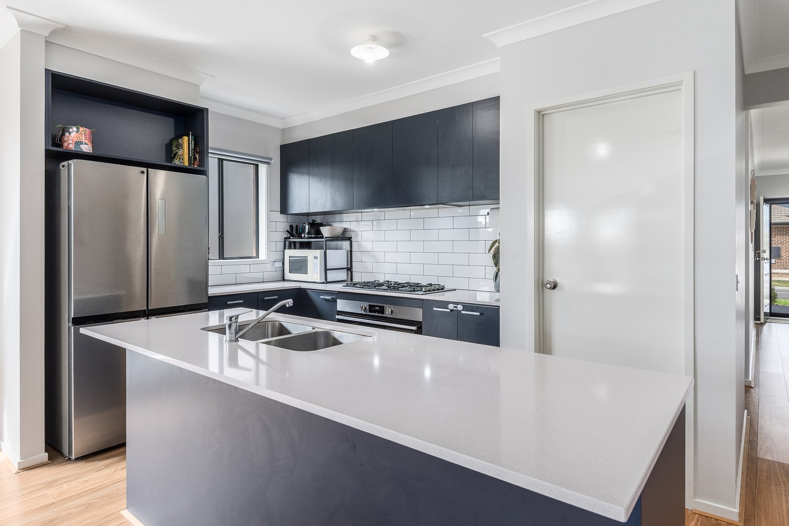 Gallery: 41 Callistemon Circuit