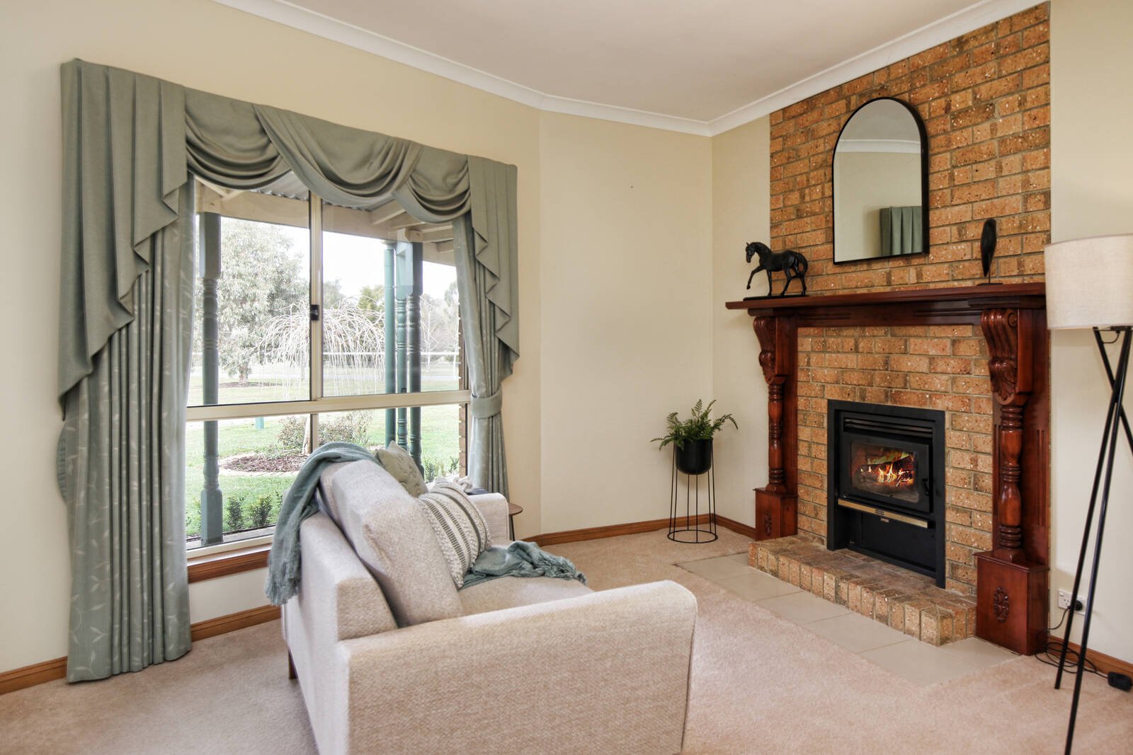 Real Estate and Property in 41 Campbells Court, Kyneton, VIC