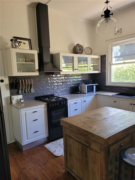 41 Capper Street TUMUT 3