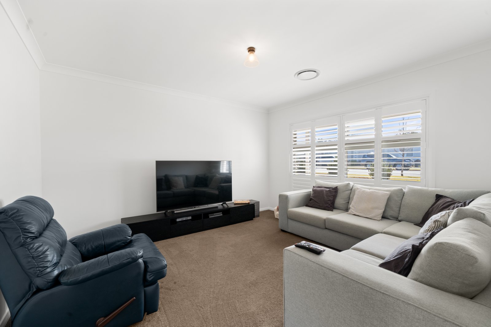 41 Cootamundra Boulevard GOBBAGOMBALIN 4