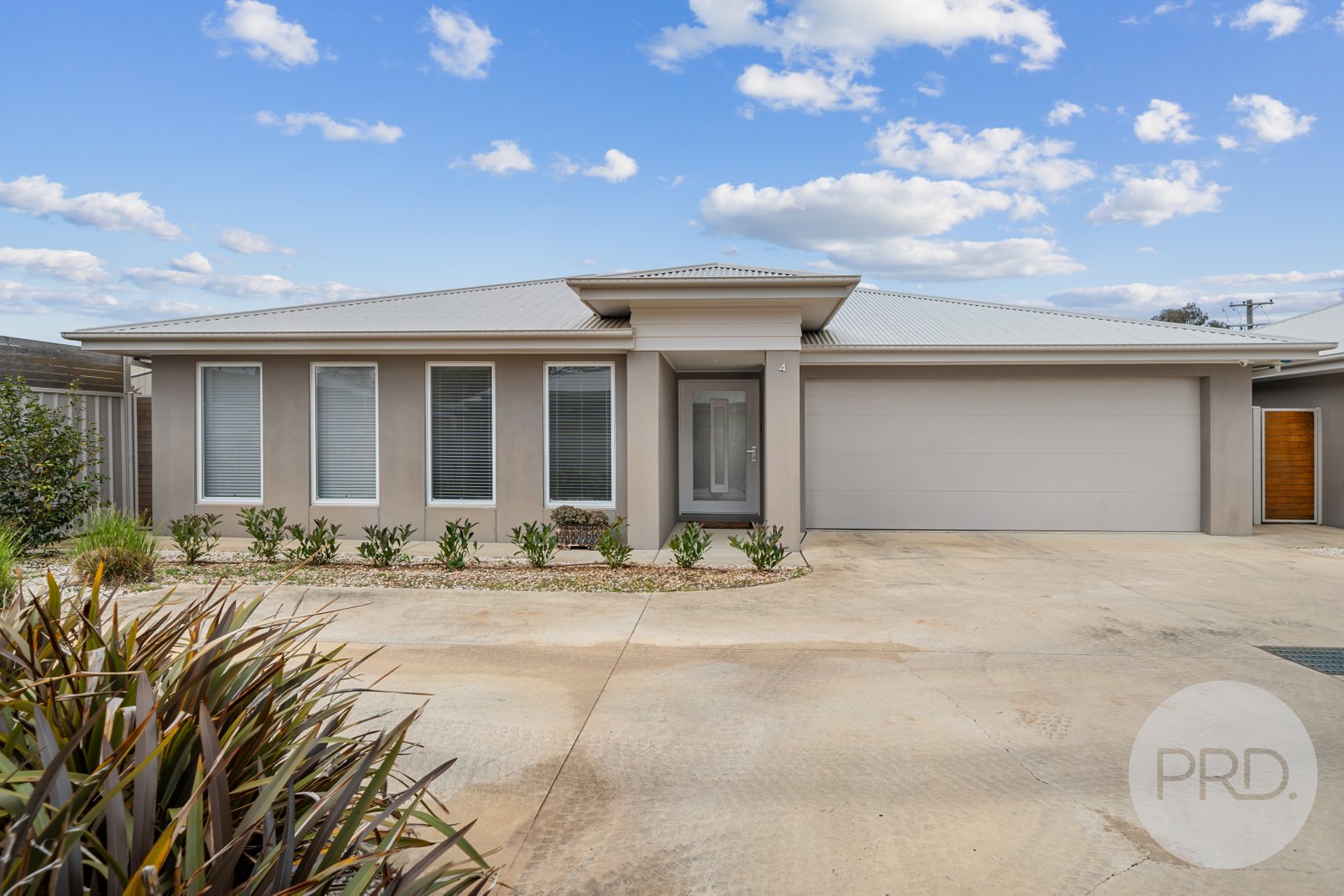 4/1 Craft Street LAKE ALBERT 1