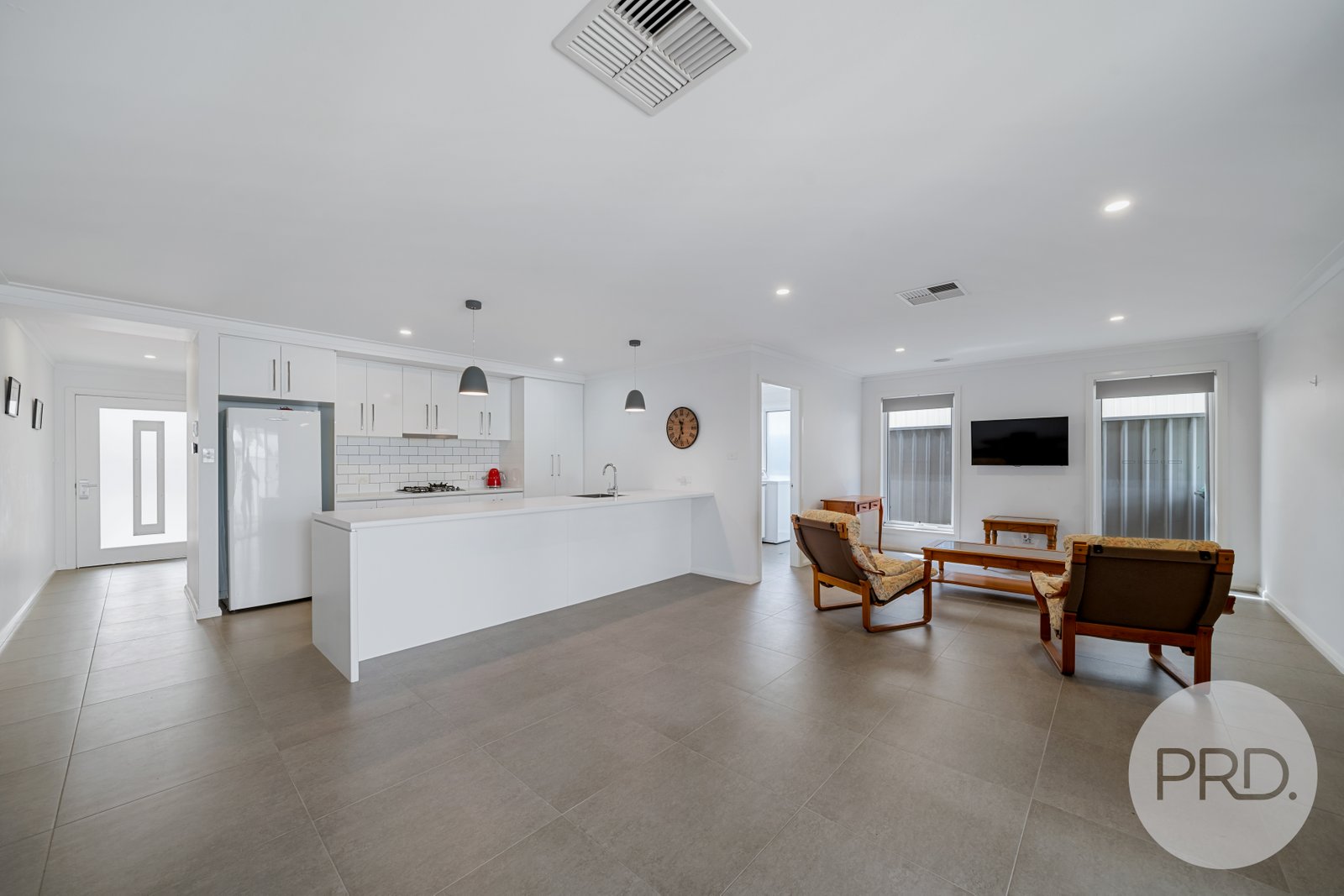 4/1 Craft Street LAKE ALBERT 2