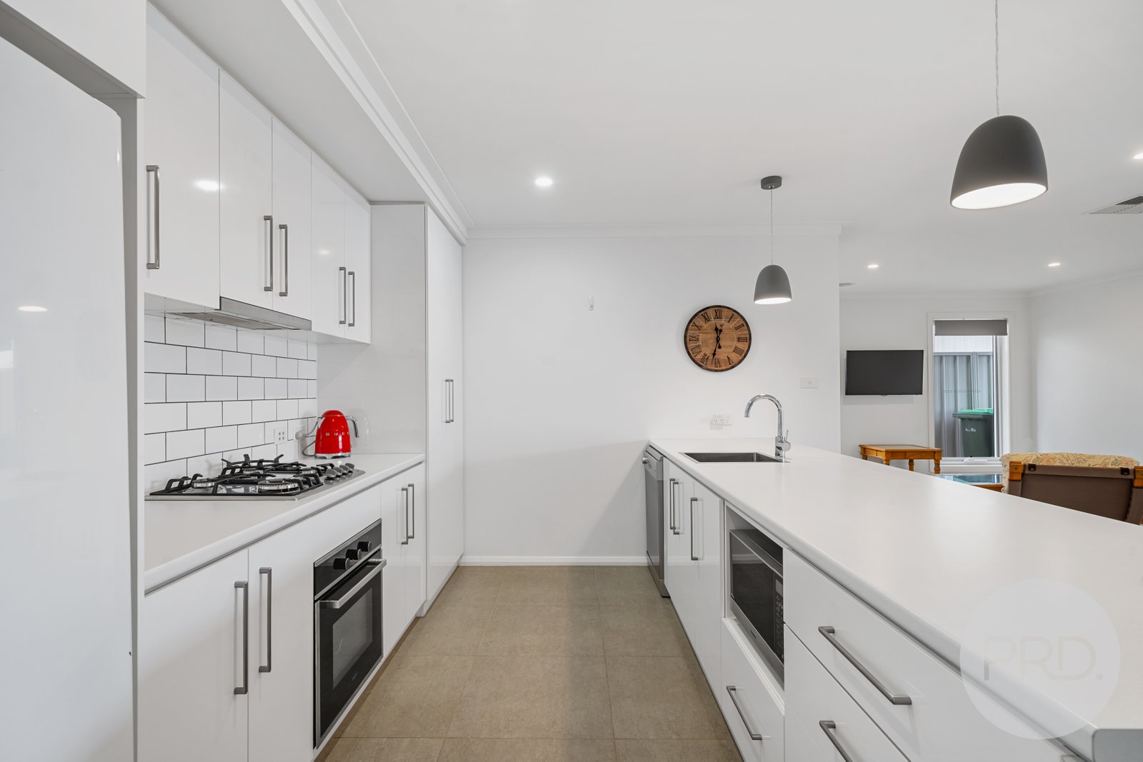 4/1 Craft Street LAKE ALBERT 3