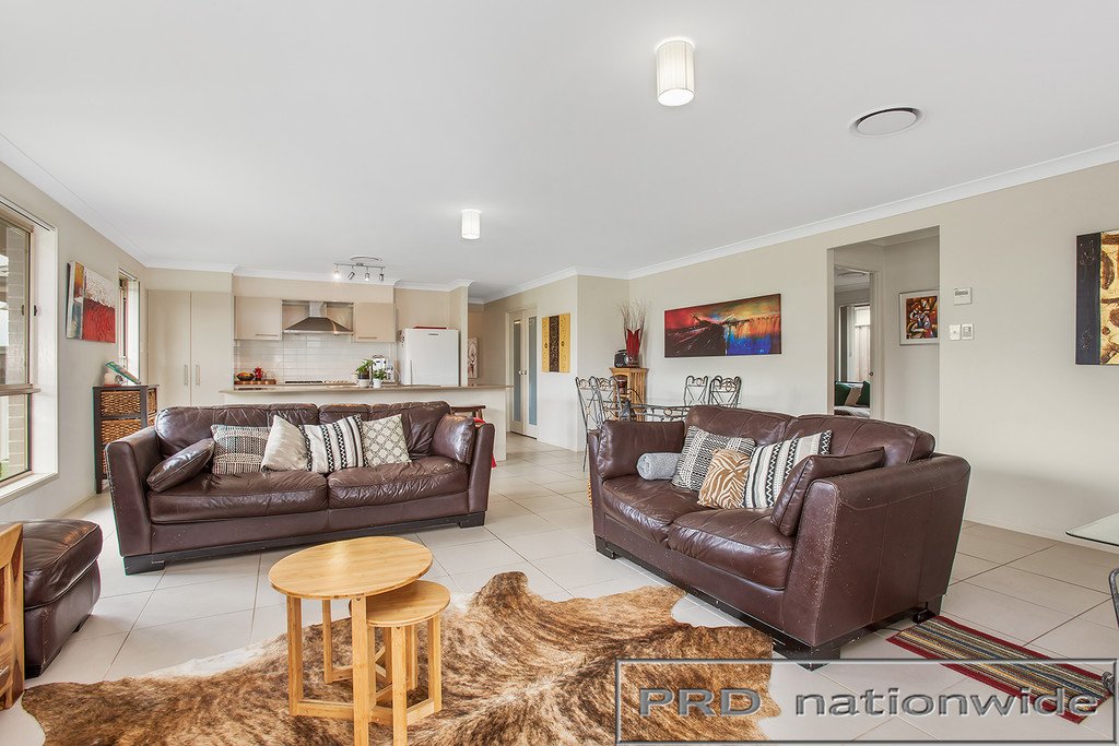 41 Duskdarter St  CHISHOLM 5