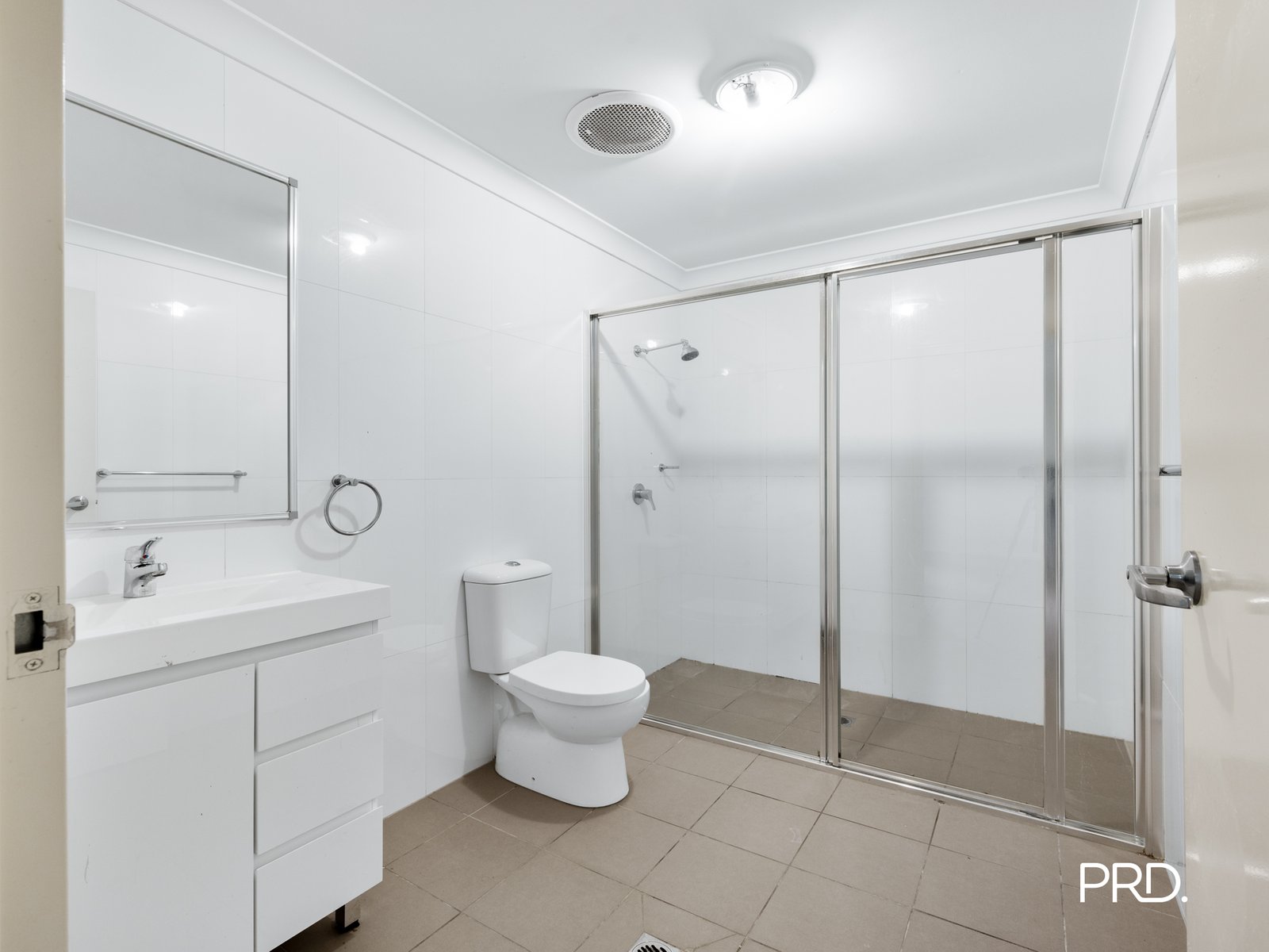 4/1 Glenmore Ridge Drive GLENMORE PARK 8