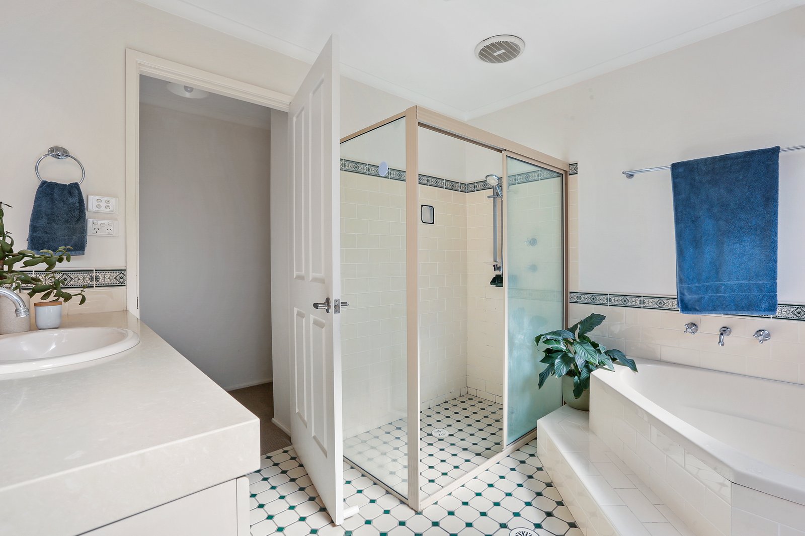 41 Habeda Avenue HORSLEY 9