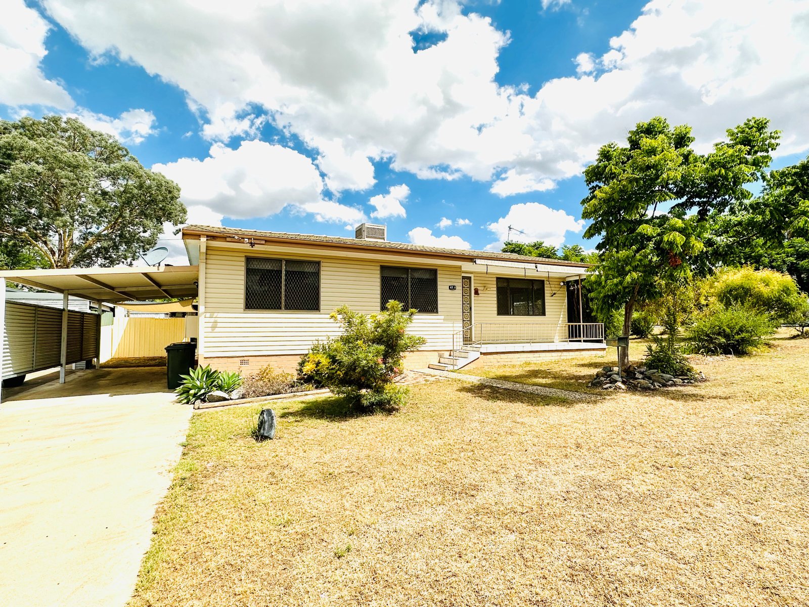 41 Holland Street TAMWORTH 1